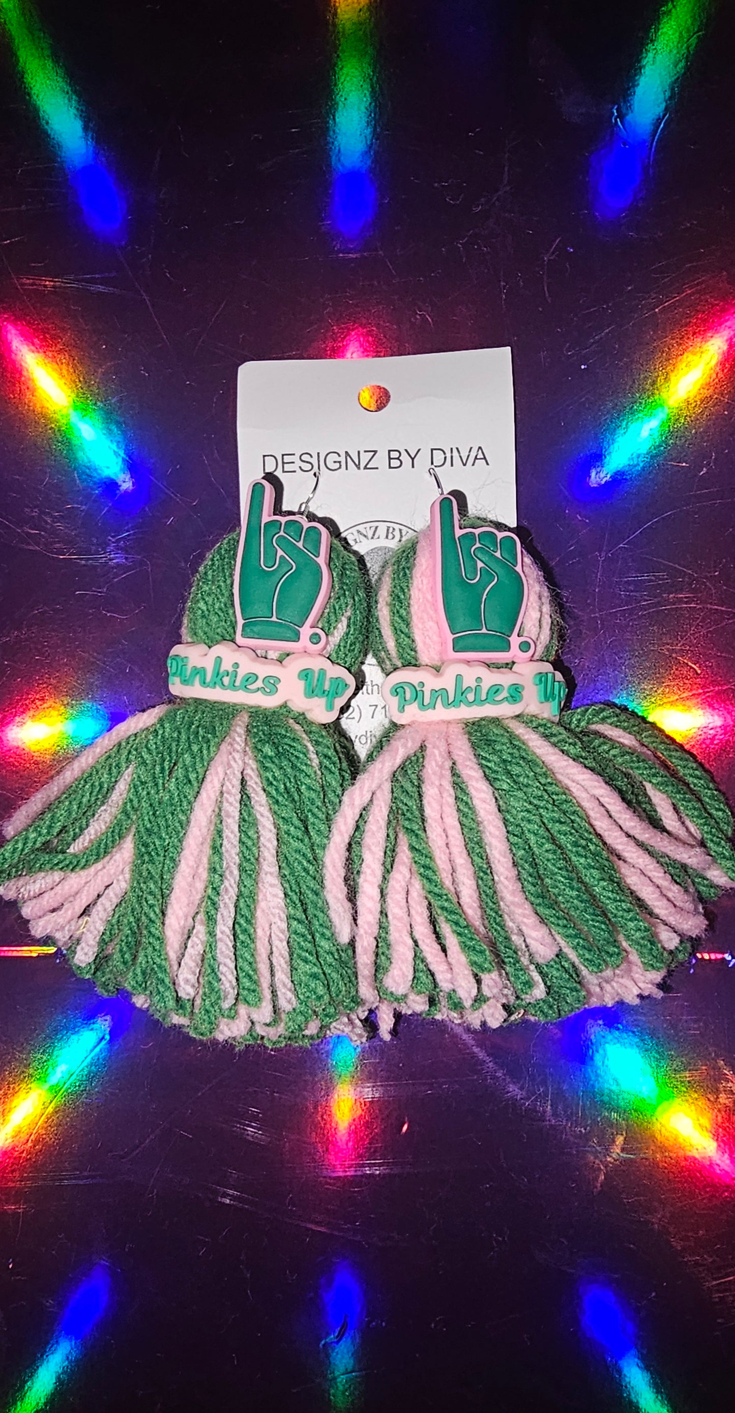 Ivy Pinkies Up Earrings ππ©·